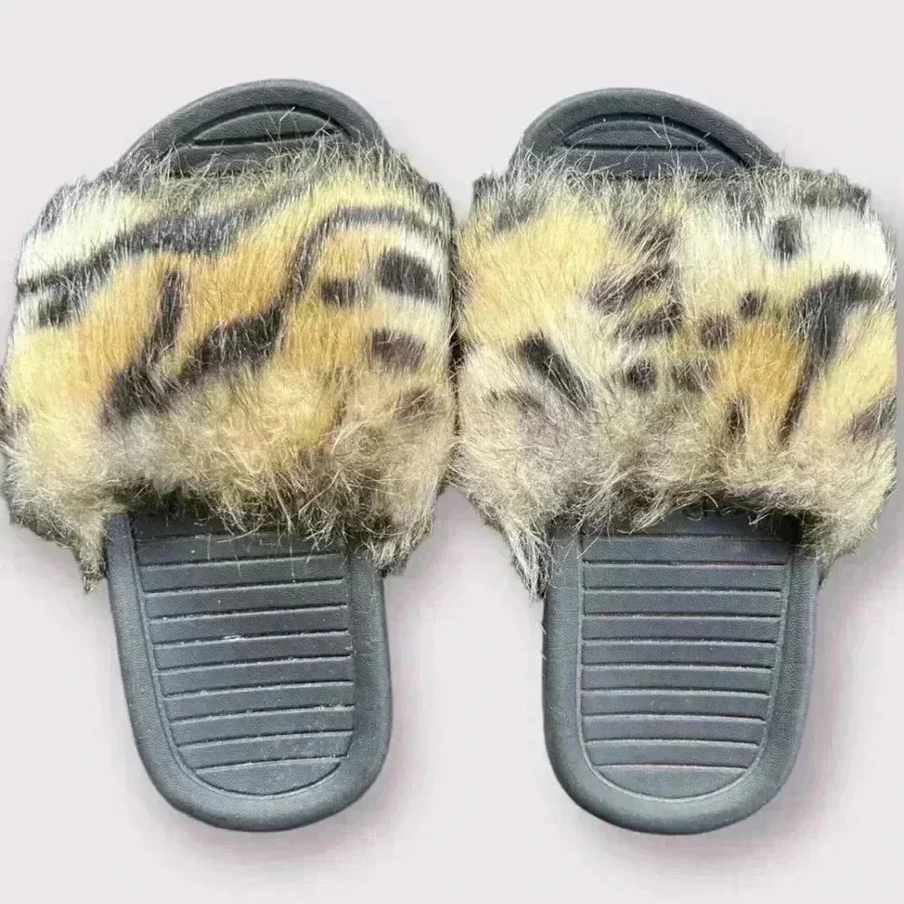 Akid furry cheetah slide